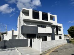 Bright Bridge House（沖縄県うるま市）米賃２世帯住宅の施工事例サムネイル